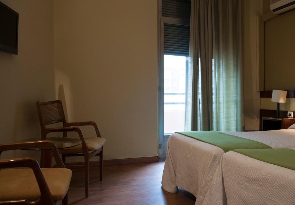 Hotel Madrid Bierzo Понферрада Экстерьер фото
